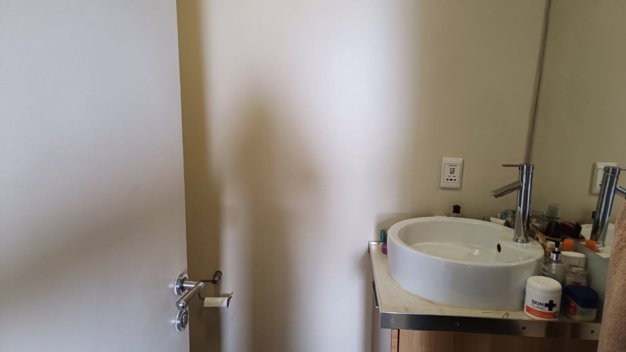 To Let 2 Bedroom Property for Rent in Beachfront Western Cape